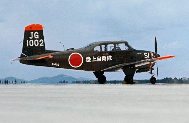 陸上自衛隊 Fuji LM-1/LM-2 21011 仙台空港 航空フォト | by Y